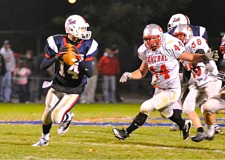 John O'Korn rolls out for a pass during the Huntingdon Bearcats game against Central.